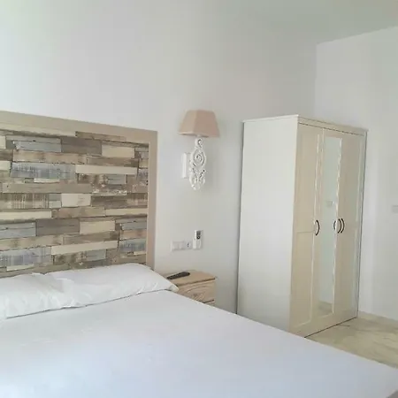 Mariam House Homestay Cadiz